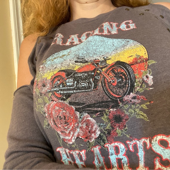 Gypsy Heart - Racing Hearts grey sweatshirt cut out shoulder look size medium - Picture 4 of 11